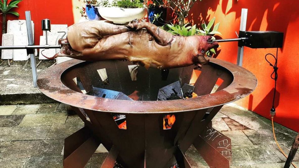 Australian made fire pit with roaster