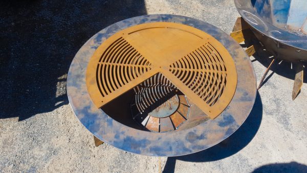 Small fire pit with grill plate additions