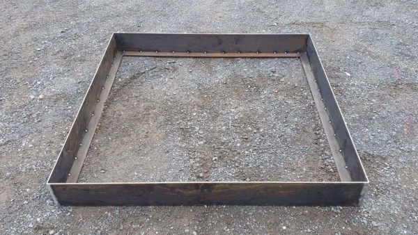 Square base ring retainer to set the fire pit's position and to add to aesthetic
